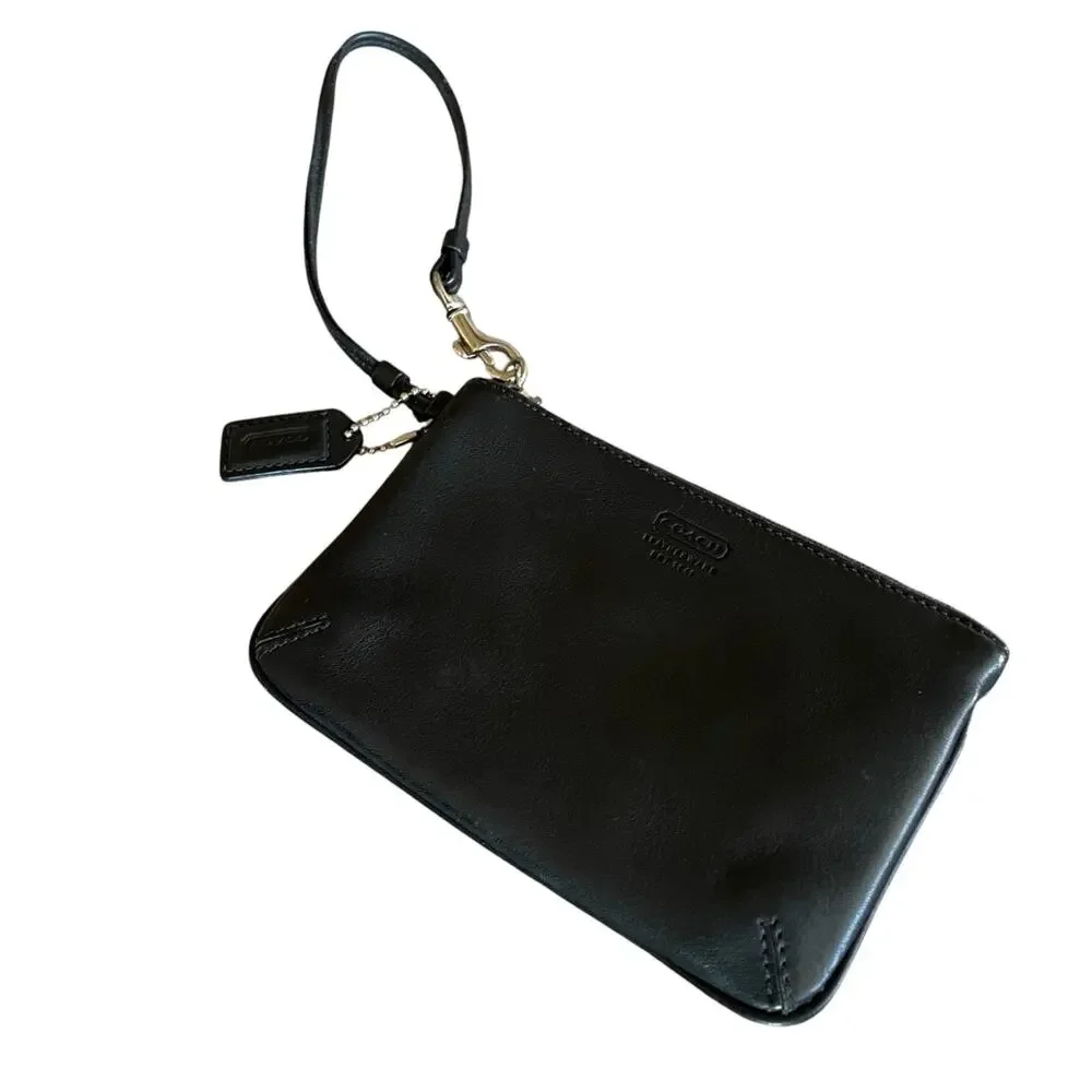 COACH Leatherware Small Smooth Black Leather Y2K Top Zip Wristlet Hang Tag